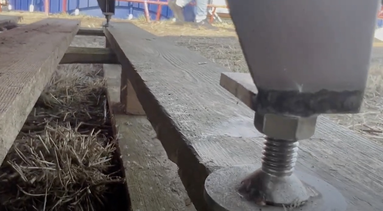 stelpoten Inox Trommelfilter om waterpas te stellen